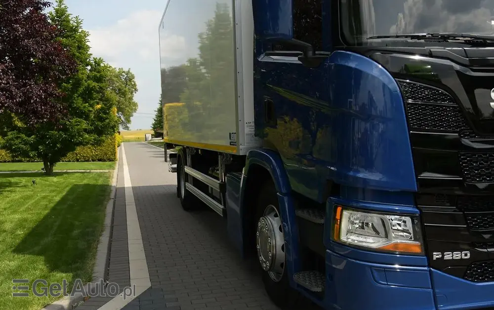 SCANIA P280///* 2022///* PRZEBIEG 165 TYŚ KM///* CHŁODNIA///* 18000KG///* THERMO KING///* WINDA///* BAR///* DŁ 7.30///* 18 EURO PALET///* KAMERA///* LEDY///* WAGA///* STAN JAK NOWA 