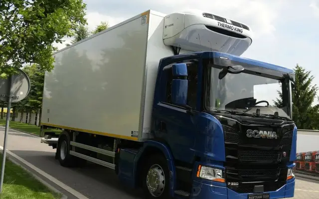 SCANIA P280///* 2022///* PRZEBIEG 165 TYŚ KM///* CHŁODNIA///* 18000KG///* THERMO KING///* WINDA///* BAR///* DŁ 7.30///* 18 EURO PALET///* KAMERA///* LEDY///* WAGA///* STAN JAK NOWA 