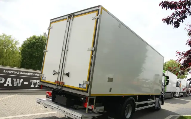 SCANIA P280///* 2022///* PRZEBIEG 165 TYŚ KM///* CHŁODNIA///* 18000KG///* THERMO KING///* WINDA///* BAR///* DŁ 7.30///* 18 EURO PALET///* KAMERA///* LEDY///* WAGA///* STAN JAK NOWA 