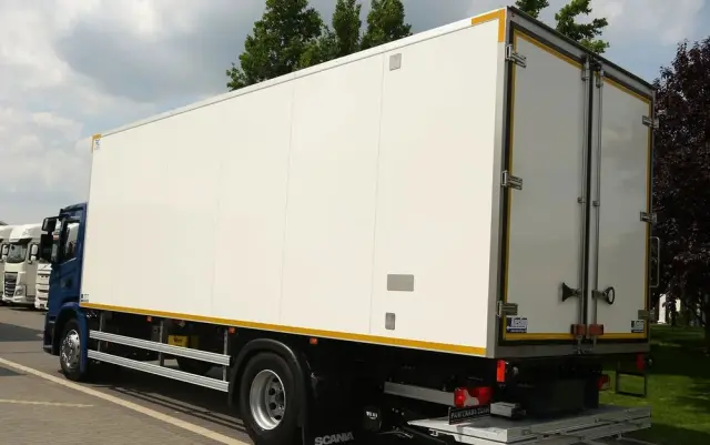 SCANIA P280///* 2022///* PRZEBIEG 165 TYŚ KM///* CHŁODNIA///* 18000KG///* THERMO KING///* WINDA///* BAR///* DŁ 7.30///* 18 EURO PALET///* KAMERA///* LEDY///* WAGA///* STAN JAK NOWA 