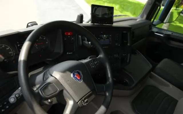 SCANIA P280///* 2022///* PRZEBIEG 165 TYŚ KM///* CHŁODNIA///* 18000KG///* THERMO KING///* WINDA///* BAR///* DŁ 7.30///* 18 EURO PALET///* KAMERA///* LEDY///* WAGA///* STAN JAK NOWA 