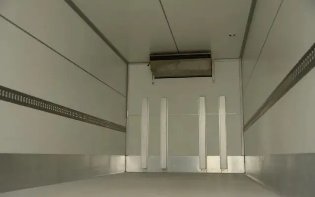 SCANIA P280///* 2022///* PRZEBIEG 165 TYŚ KM///* CHŁODNIA///* 18000KG///* THERMO KING///* WINDA///* BAR///* DŁ 7.30///* 18 EURO PALET///* KAMERA///* LEDY///* WAGA///* STAN JAK NOWA 