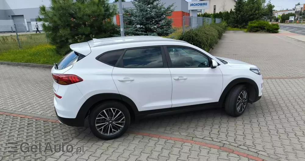 HYUNDAI Tucson 