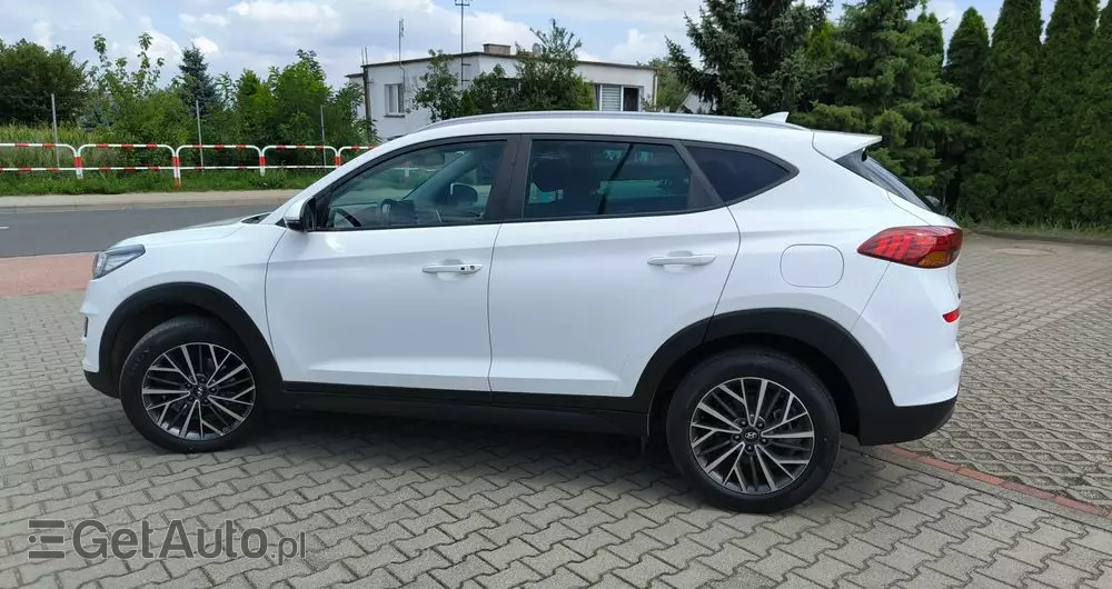 HYUNDAI Tucson 