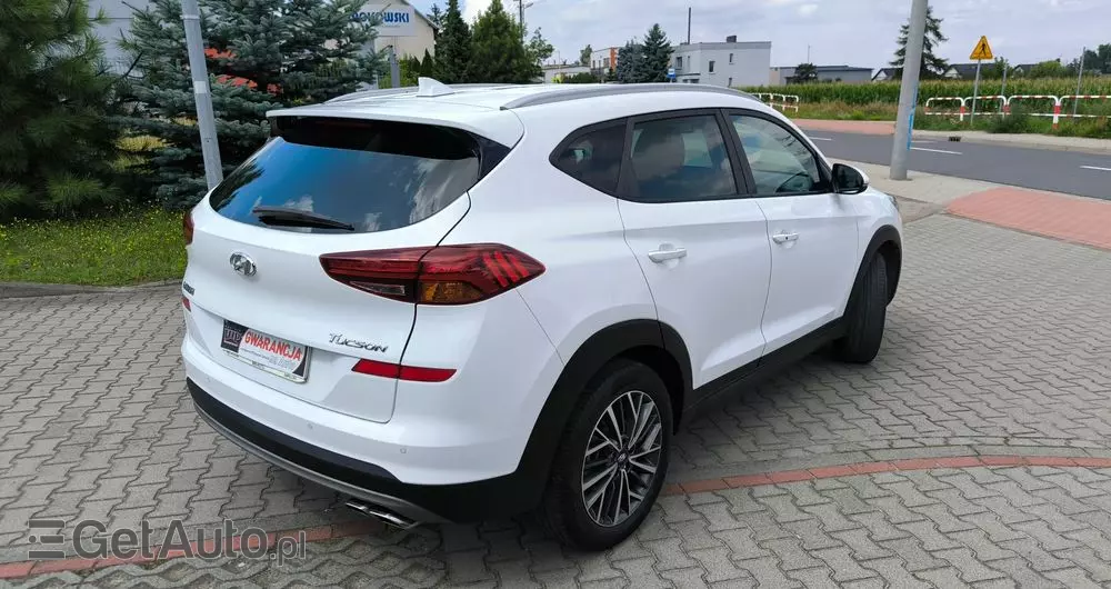 HYUNDAI Tucson 