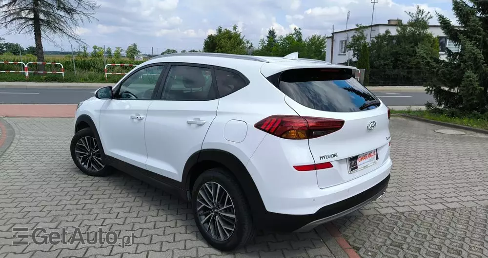 HYUNDAI Tucson 