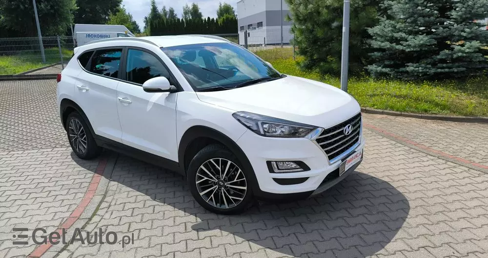 HYUNDAI Tucson 