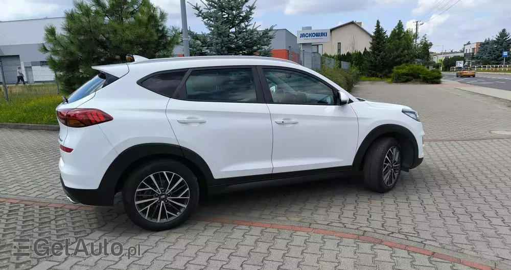 HYUNDAI Tucson 