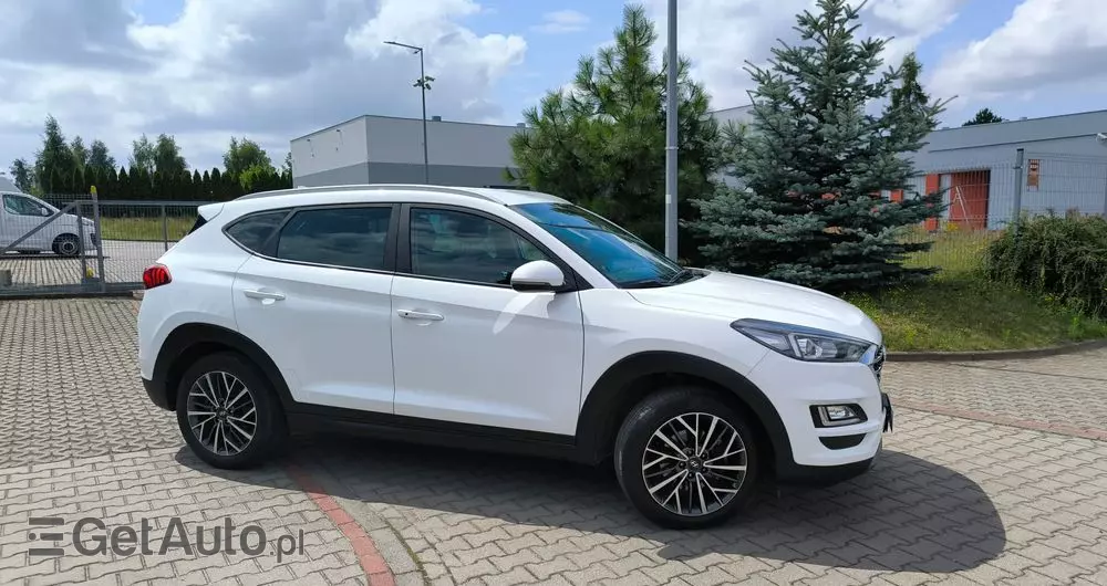 HYUNDAI Tucson 