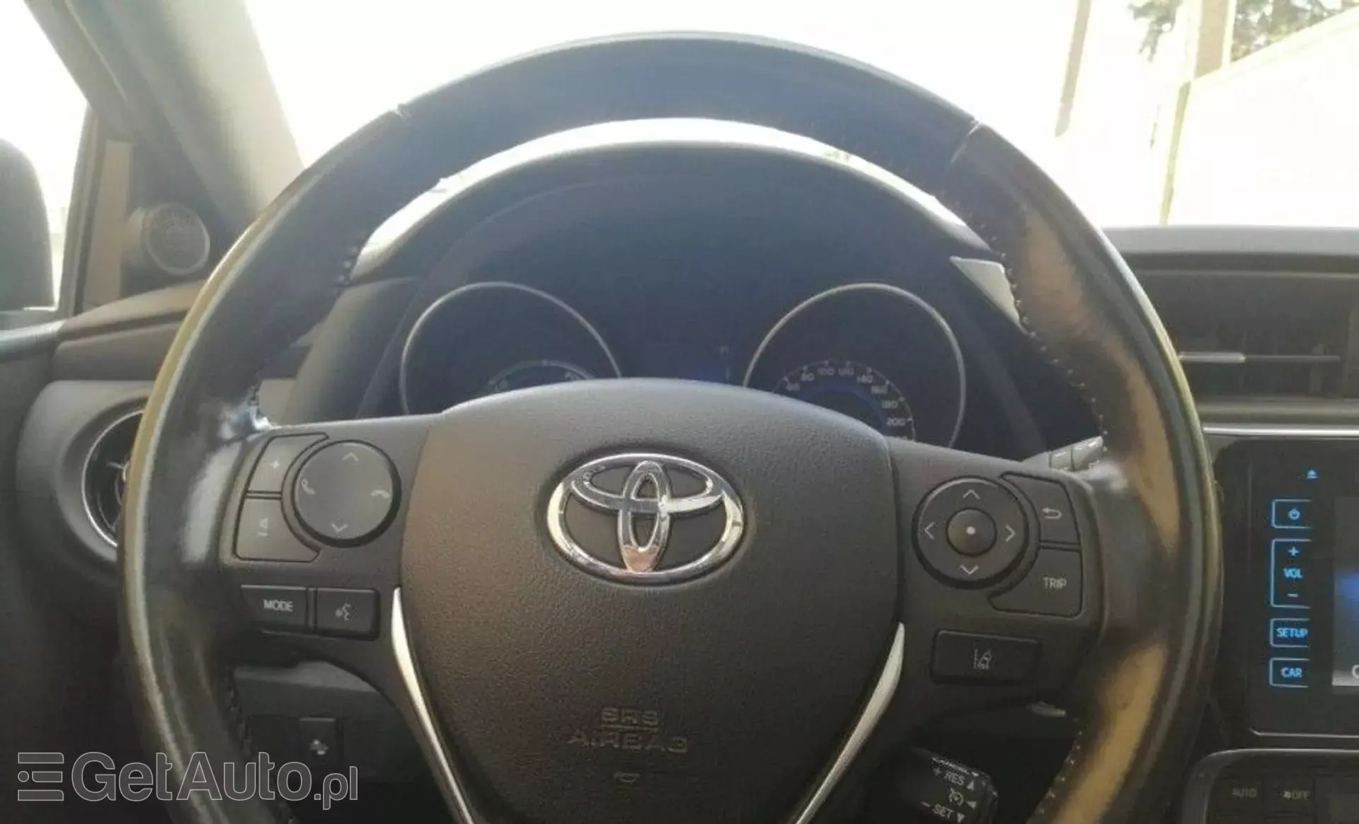 TOYOTA Auris 