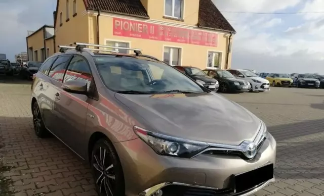 TOYOTA Auris 