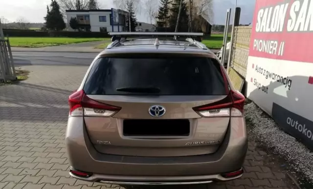 TOYOTA Auris 