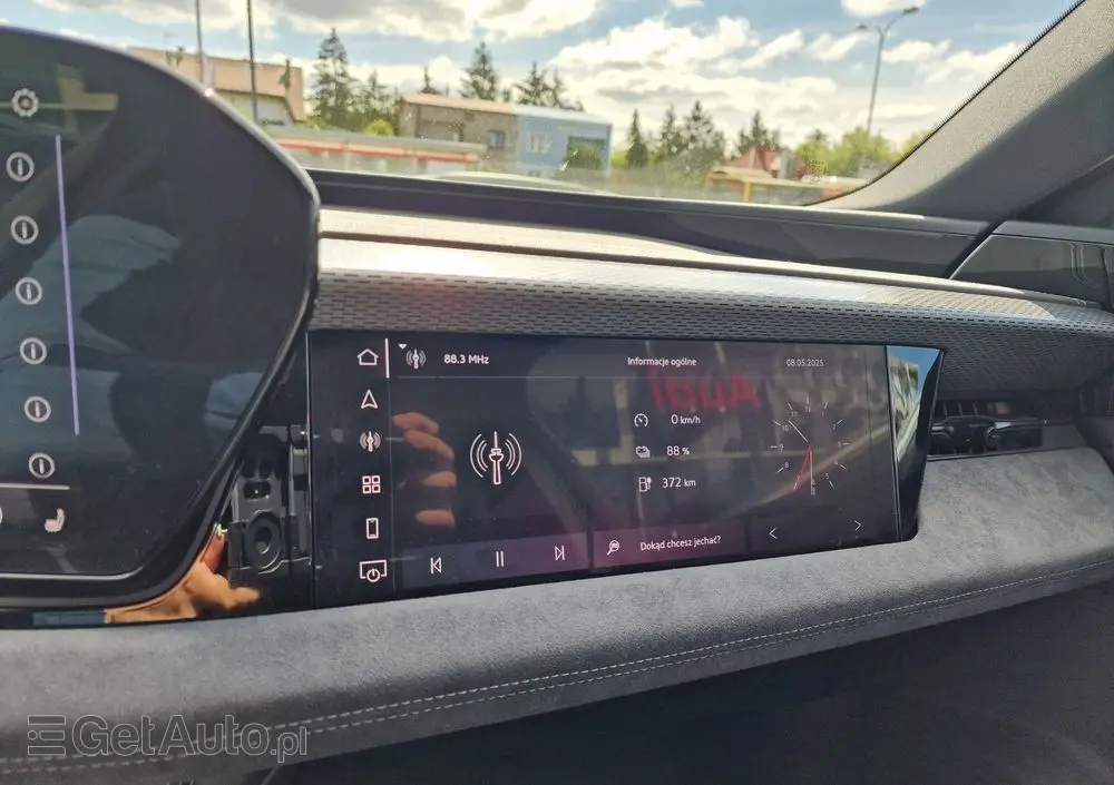 AUDI S6 Avant e-tron 