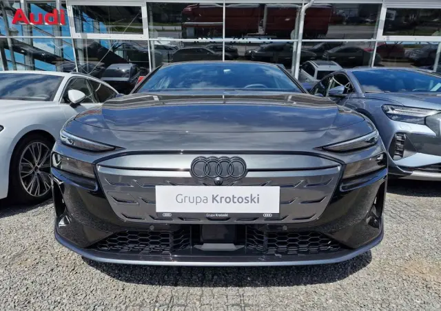 AUDI S6 Avant e-tron 