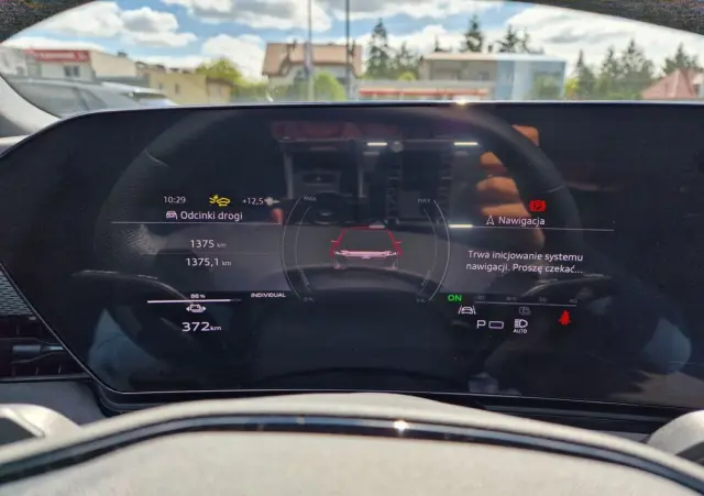 AUDI S6 Avant e-tron 