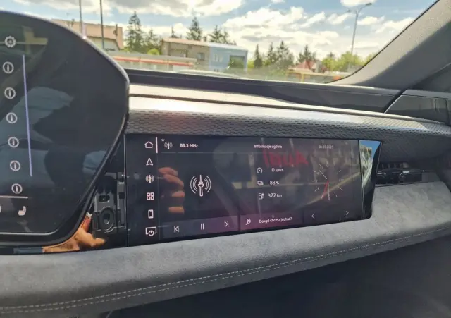 AUDI S6 Avant e-tron 