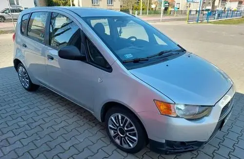 MITSUBISHI Colt 