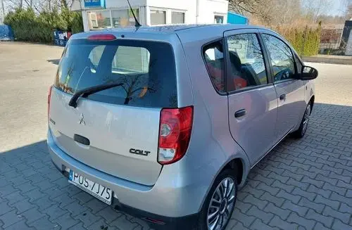 MITSUBISHI Colt 