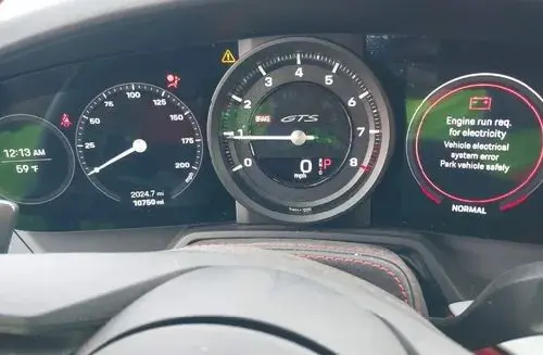 PORSCHE 911 
