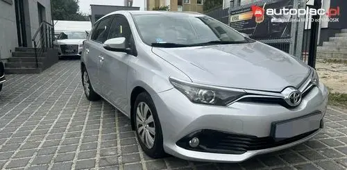 TOYOTA Auris 