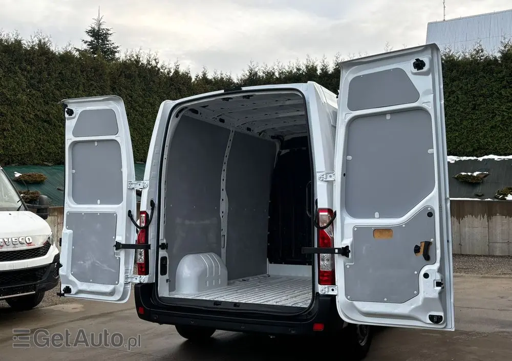 RENAULT Master Blaszak 