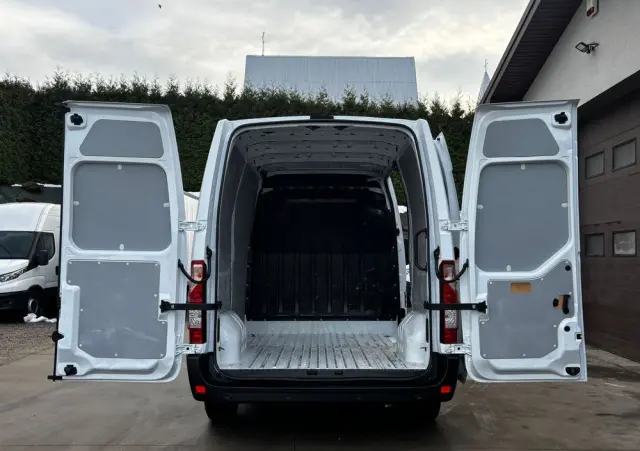 RENAULT Master Blaszak 