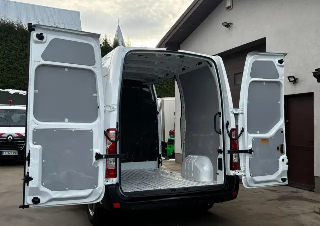 RENAULT Master Blaszak 