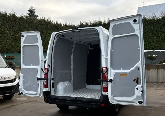 RENAULT Master Blaszak 