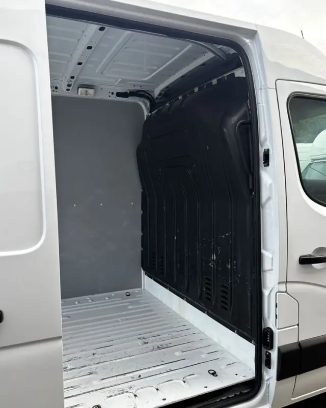 RENAULT Master Blaszak 