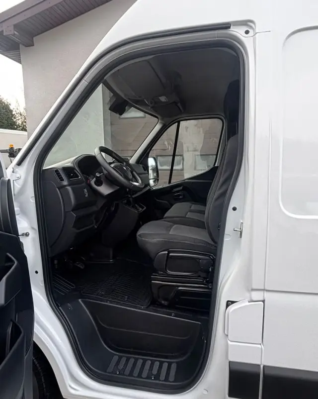 RENAULT Master Blaszak 