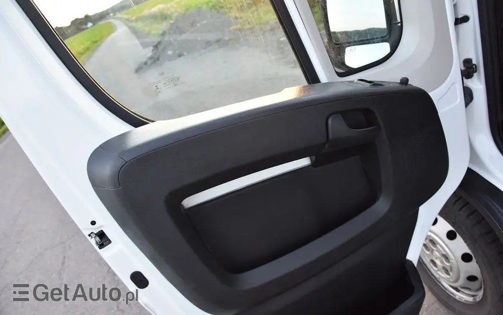 PEUGEOT BOXER 140 2.2 BLUEHDI L4H2 
