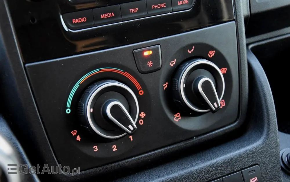 PEUGEOT BOXER 140 2.2 BLUEHDI L4H2 