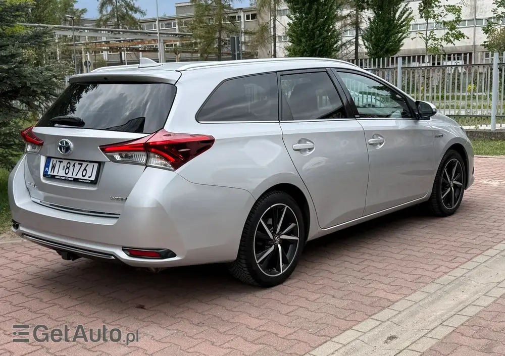 TOYOTA Auris Hybrid 135 Premium