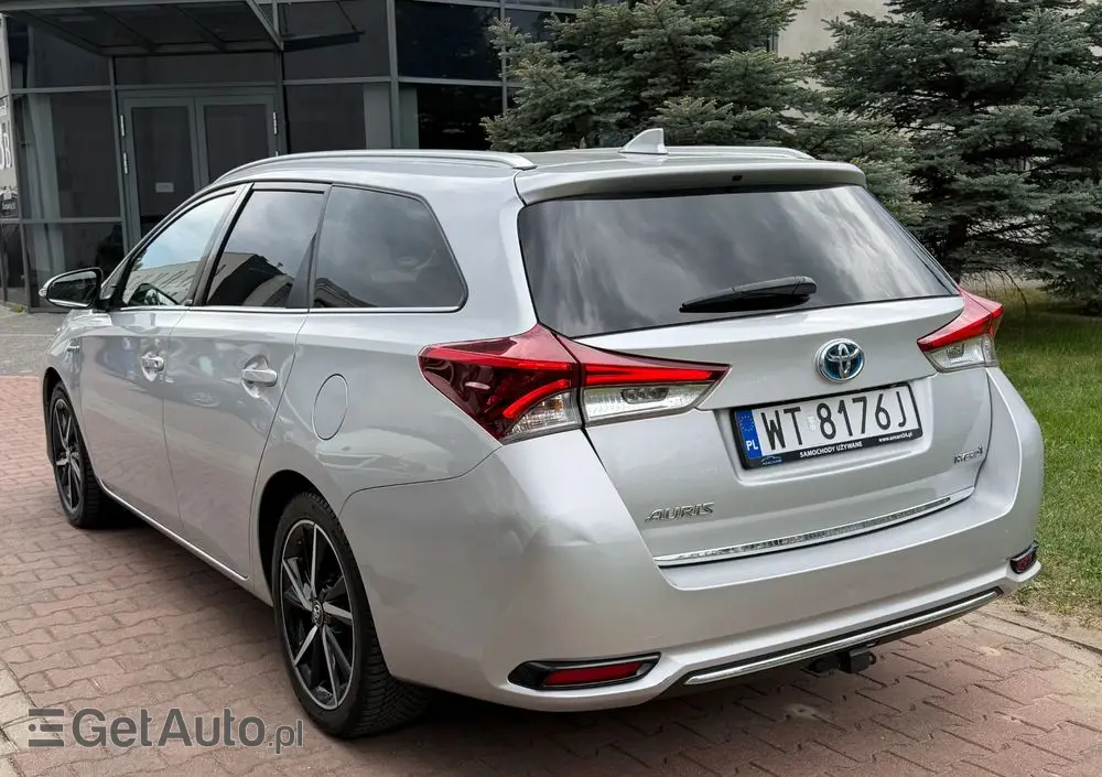 TOYOTA Auris Hybrid 135 Premium