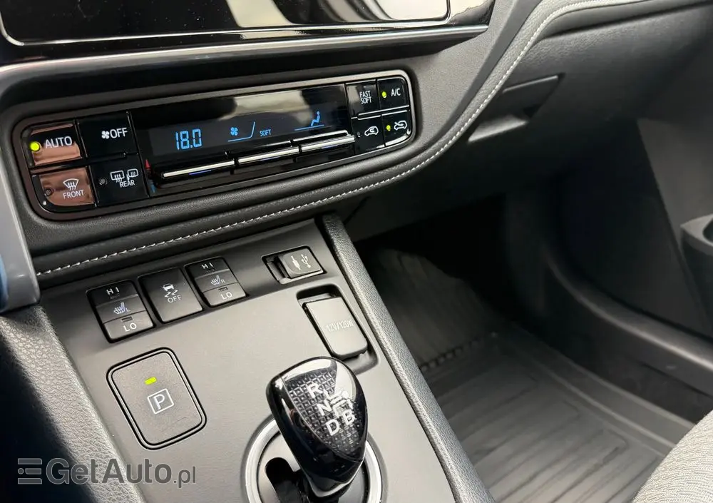 TOYOTA Auris Hybrid 135 Premium