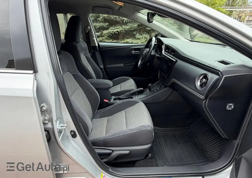 TOYOTA Auris Hybrid 135 Premium