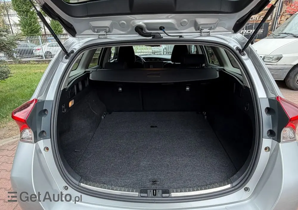 TOYOTA Auris Hybrid 135 Premium