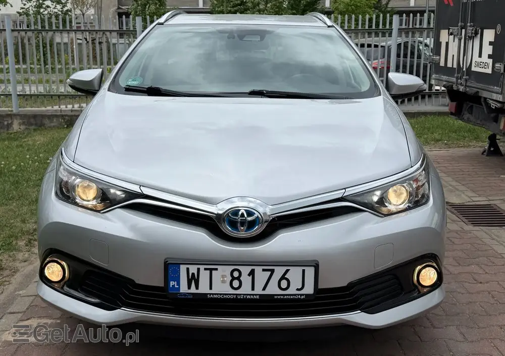 TOYOTA Auris Hybrid 135 Premium