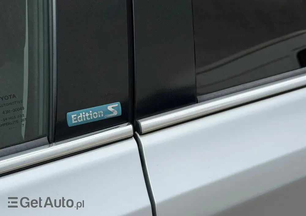 TOYOTA Auris Hybrid 135 Premium