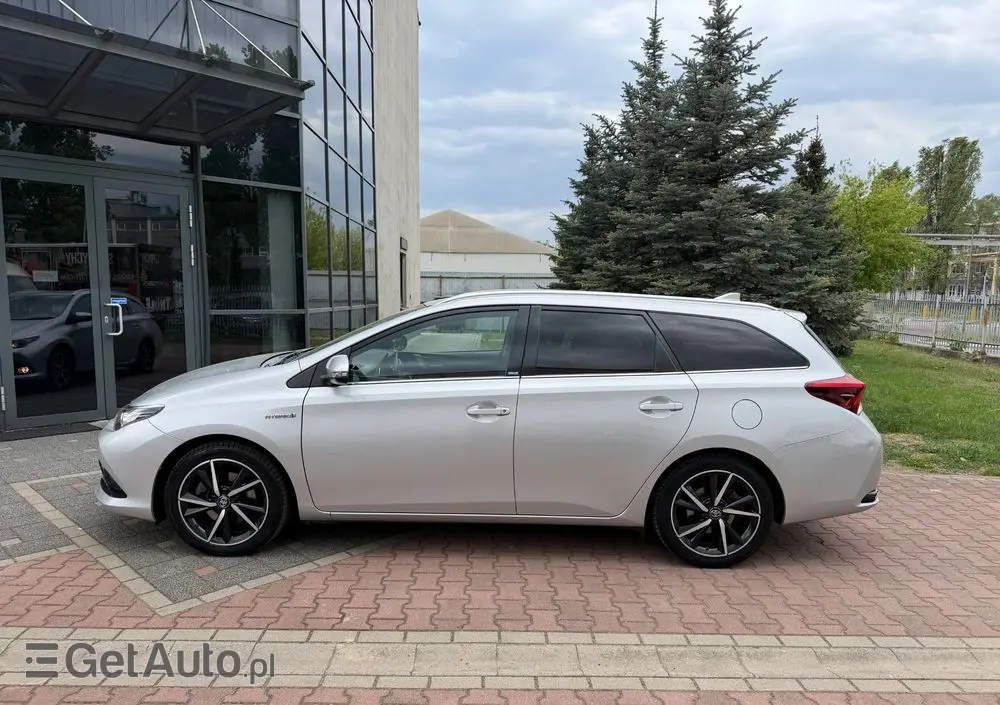 TOYOTA Auris Hybrid 135 Premium