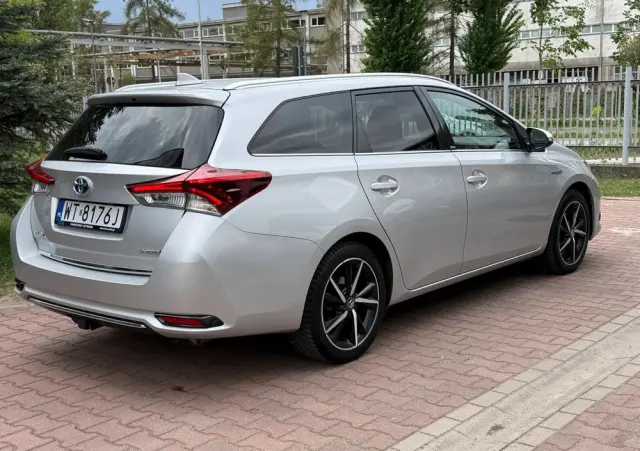 TOYOTA Auris Hybrid 135 Premium