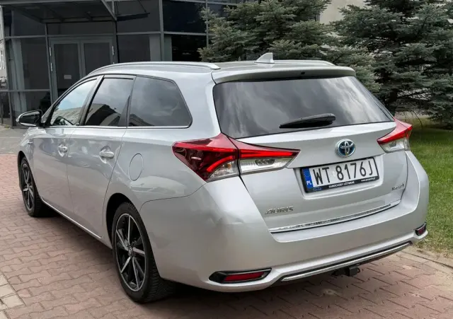 TOYOTA Auris Hybrid 135 Premium