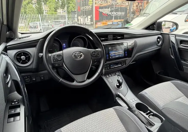 TOYOTA Auris Hybrid 135 Premium