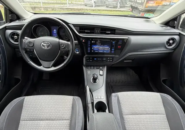 TOYOTA Auris Hybrid 135 Premium