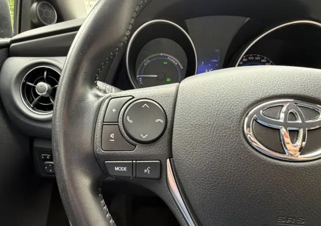 TOYOTA Auris Hybrid 135 Premium