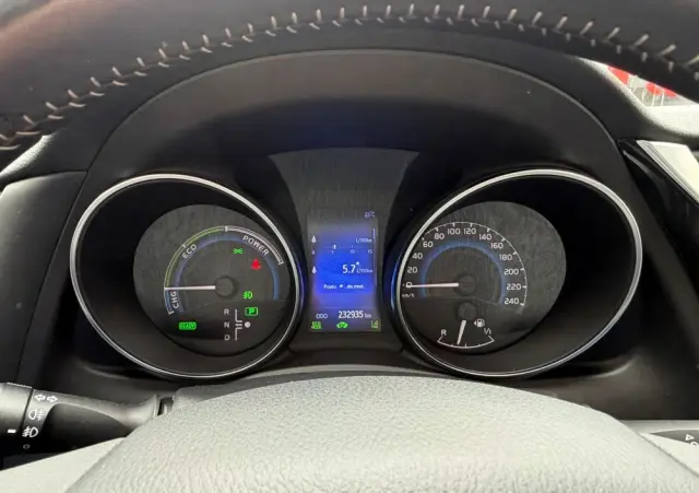 TOYOTA Auris Hybrid 135 Premium