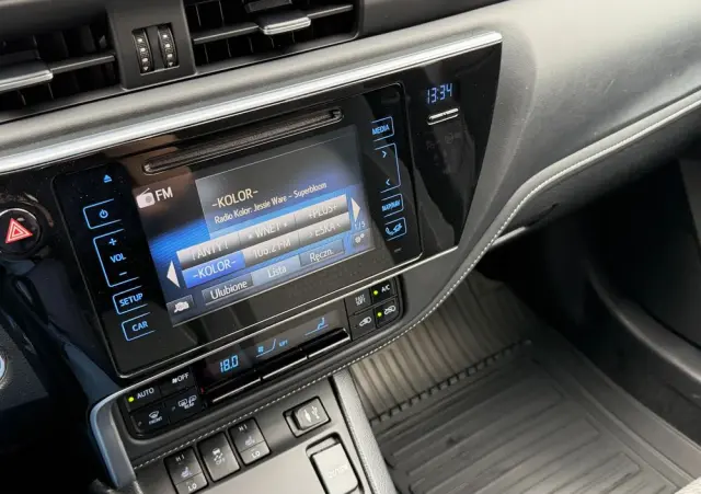 TOYOTA Auris Hybrid 135 Premium