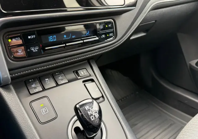 TOYOTA Auris Hybrid 135 Premium