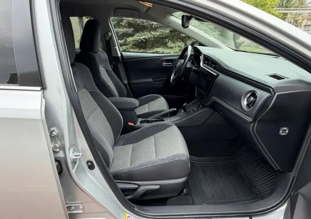 TOYOTA Auris Hybrid 135 Premium