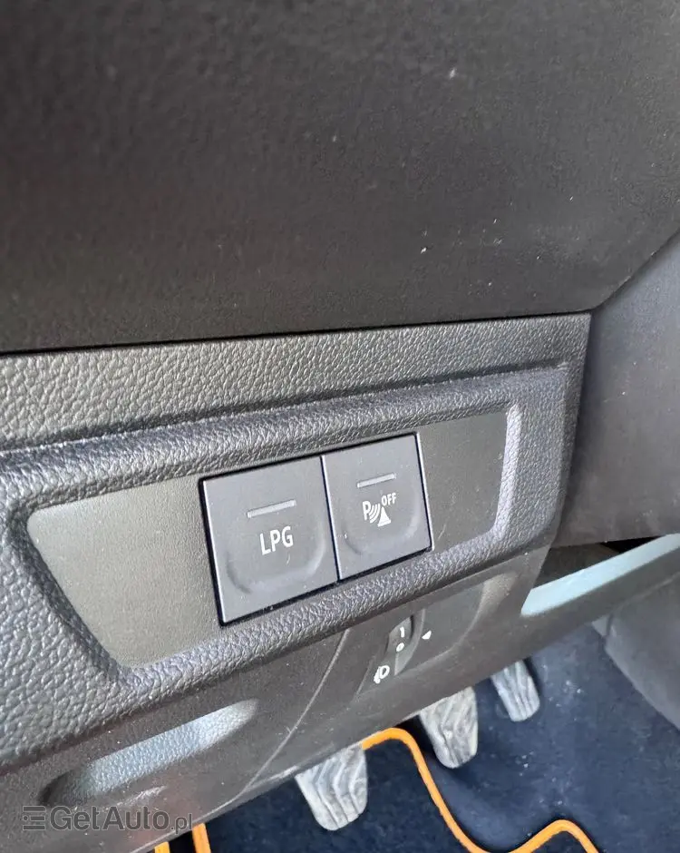 DACIA Sandero Stepway TCe 100 Celebration